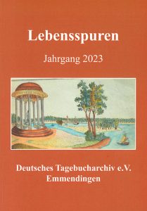 der Umschlag der Broschüre Lebensspuren 2023 zeigt die zartfarbene Zeichnung einer Landschaft mit Flussarmen, Segelschiffen und einem tempelartigem Bauwerk